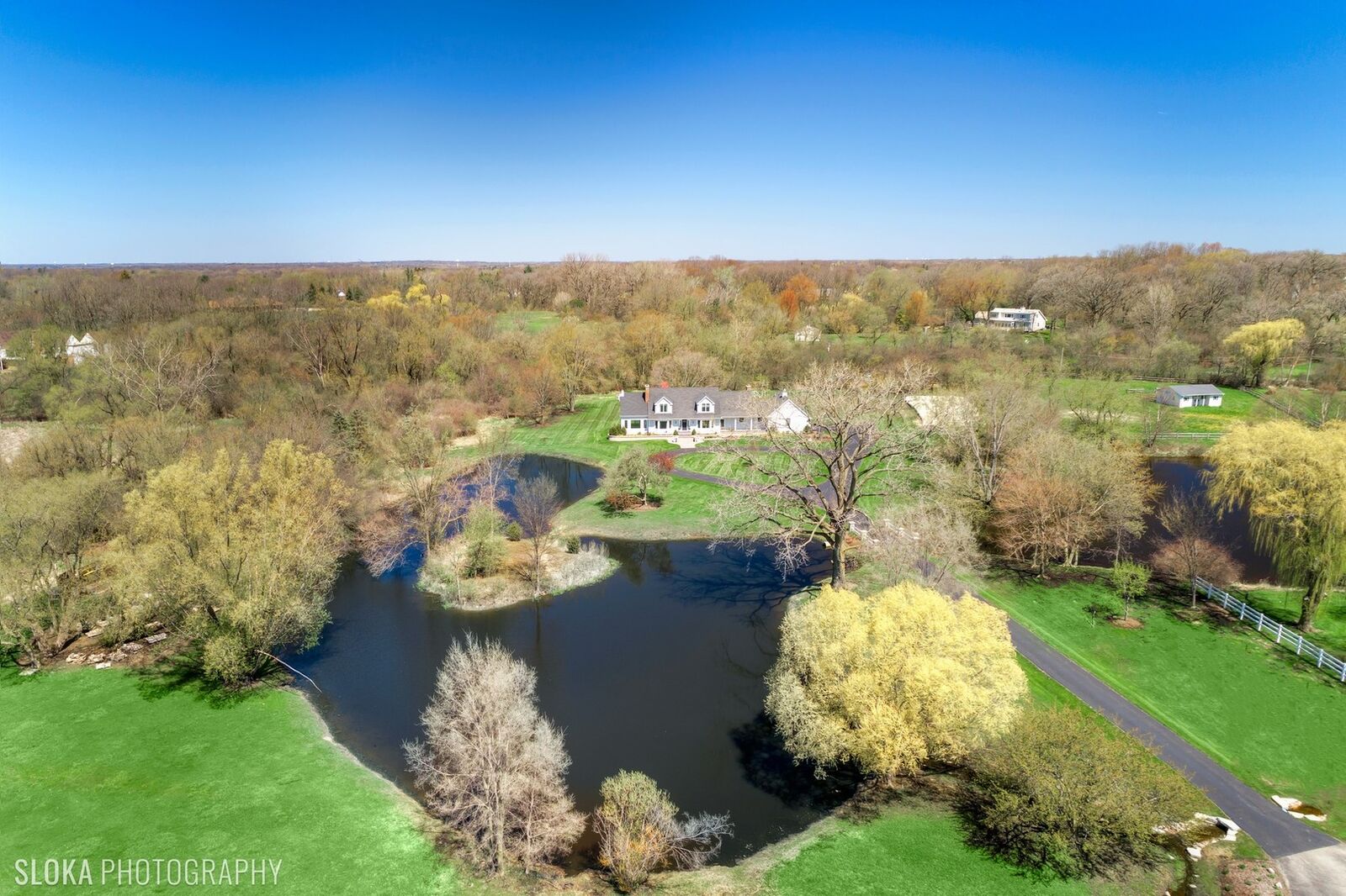 Property Photo: 70 Windrush Lane IL 60010