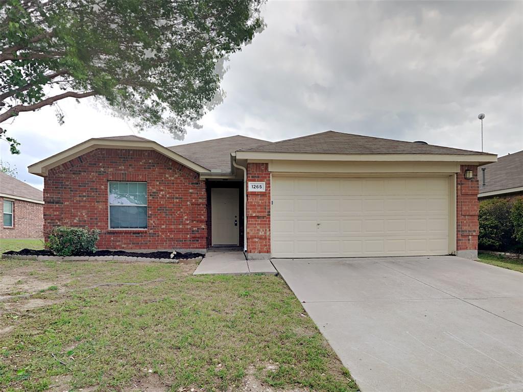 Property Photo: 1265 Mountain Peak Drive TX 76052
