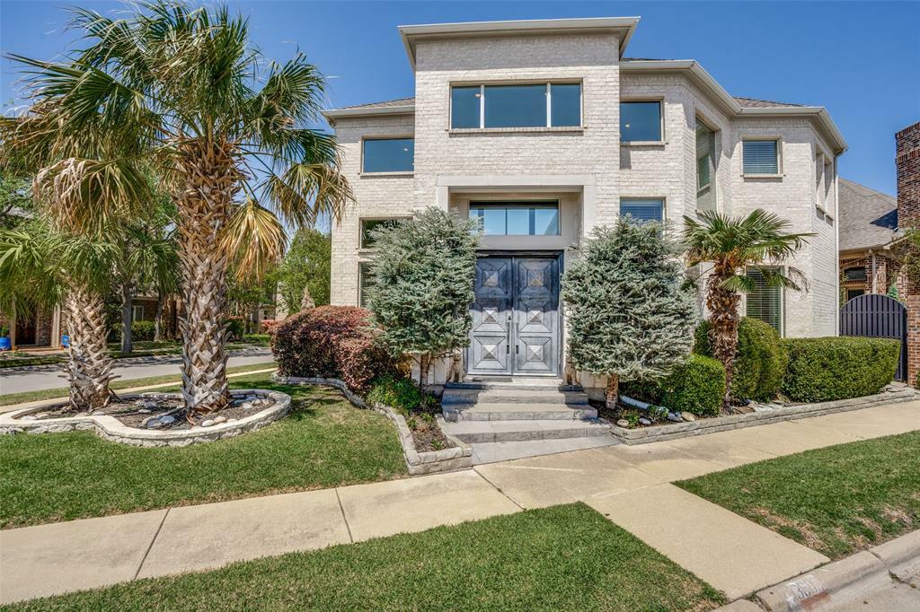 Property Photo: 3603 N Versailles Avenue TX 75209