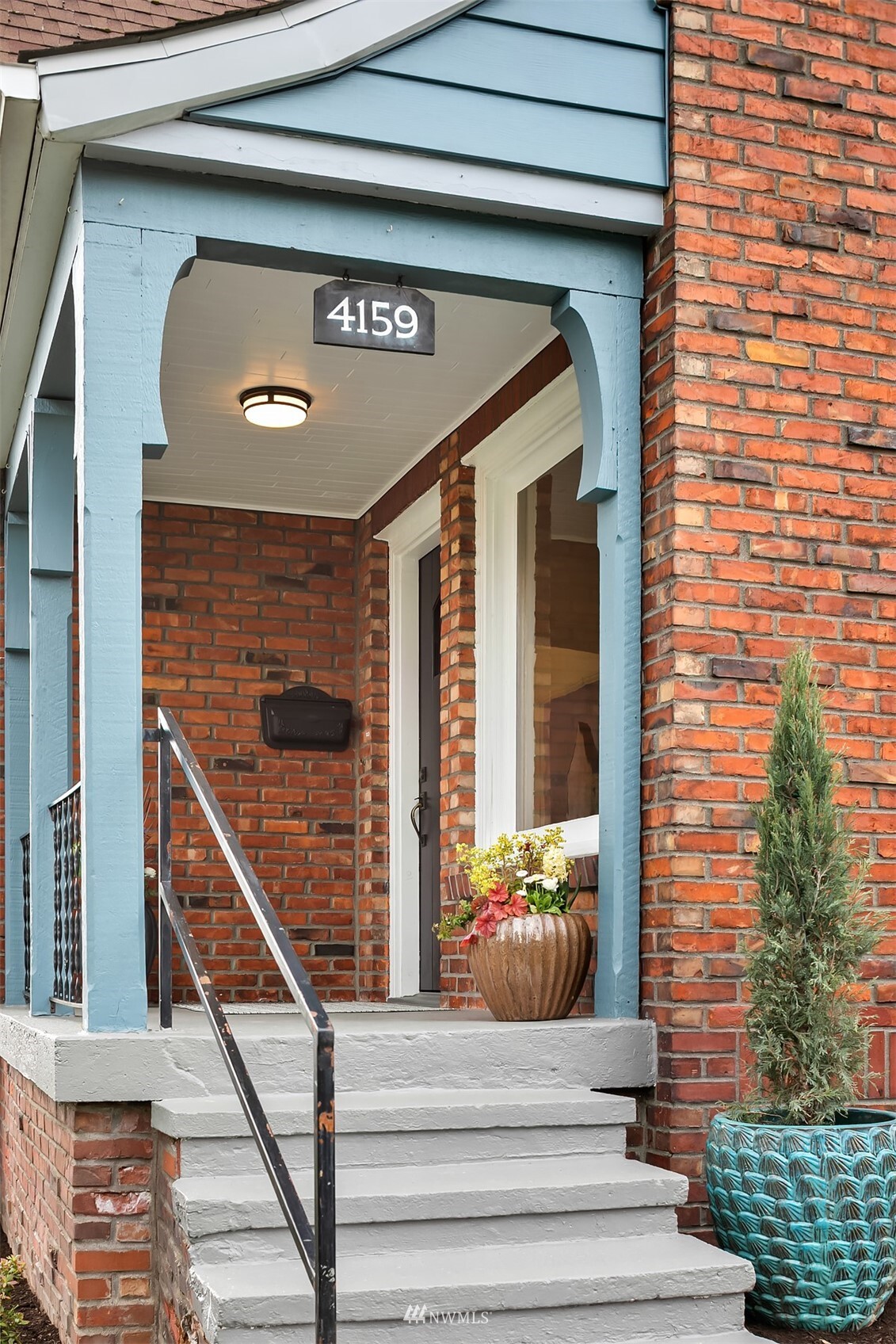 Property Photo: 4159 14th Avenue S WA 98108