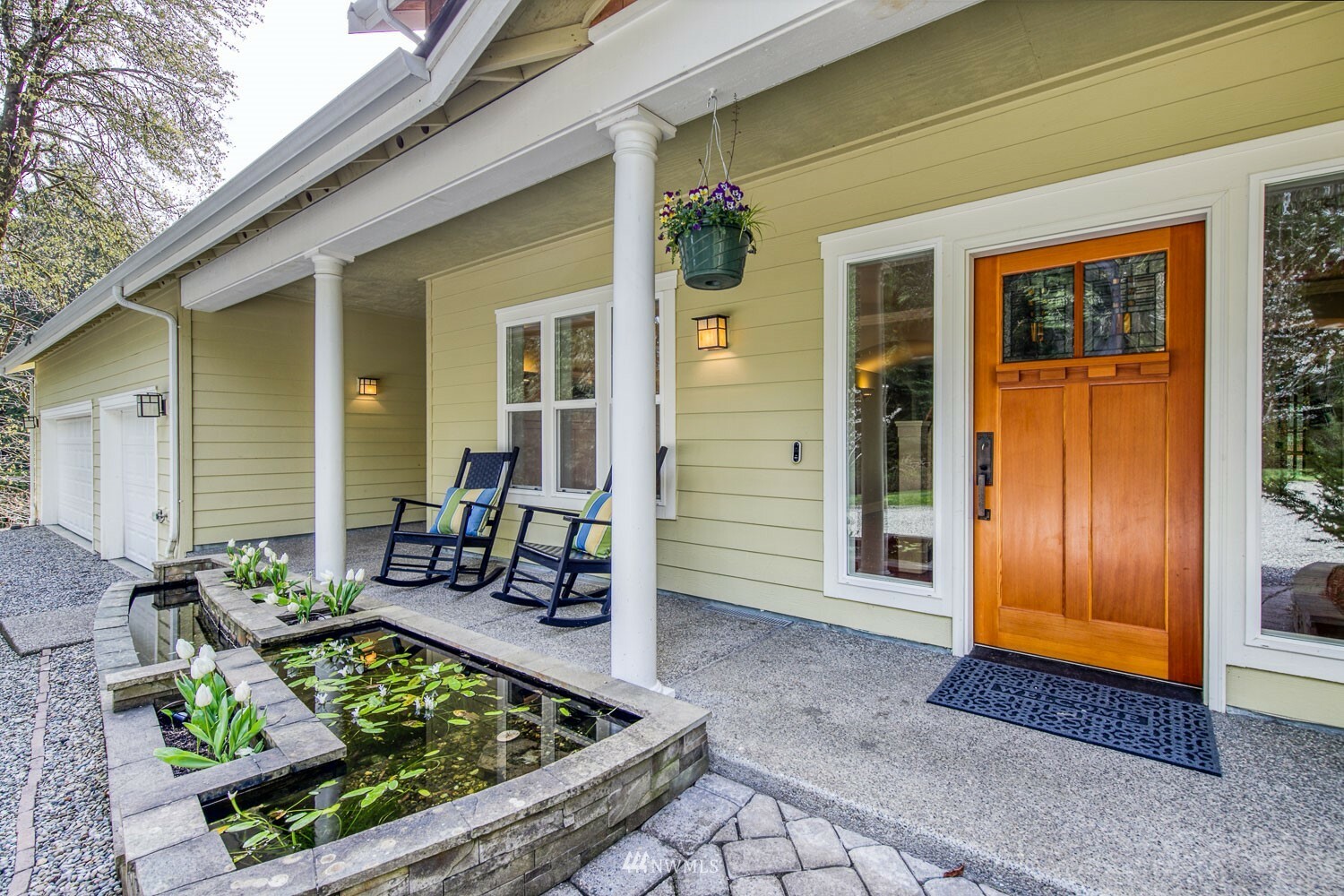 Property Photo: 6963 NE Hidden Cove Road WA 98110