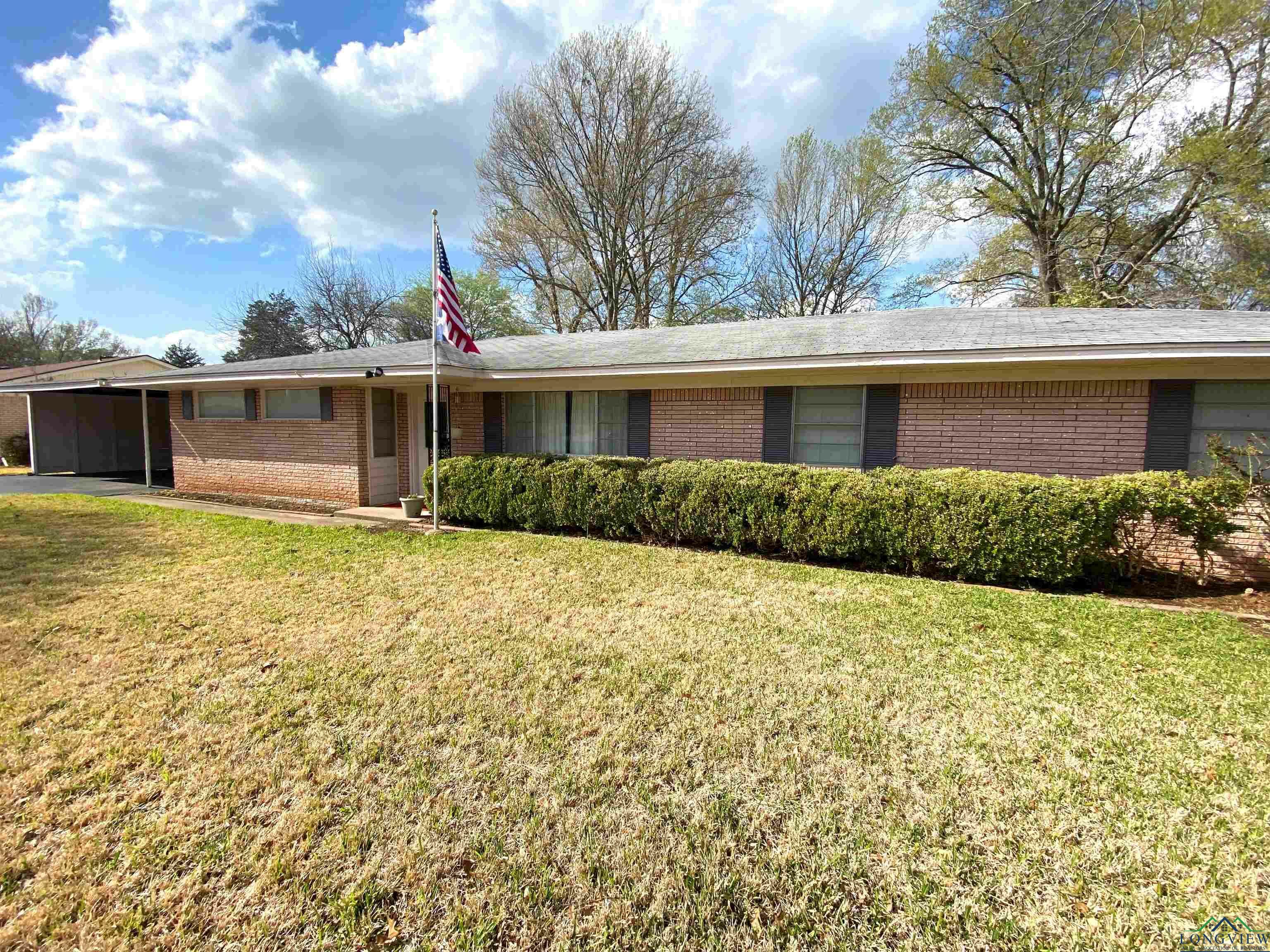 Property Photo:  2803 Royal Dr.  TX 75662 