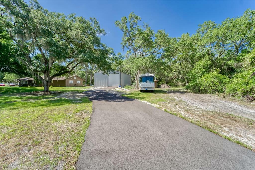 Property Photo: 818 Butch Cassidy Trail FL 33598