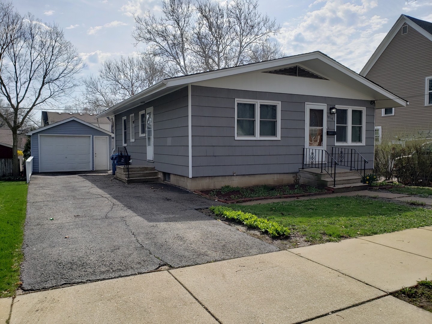 Property Photo:  1014 Talma Street  IL 60505 