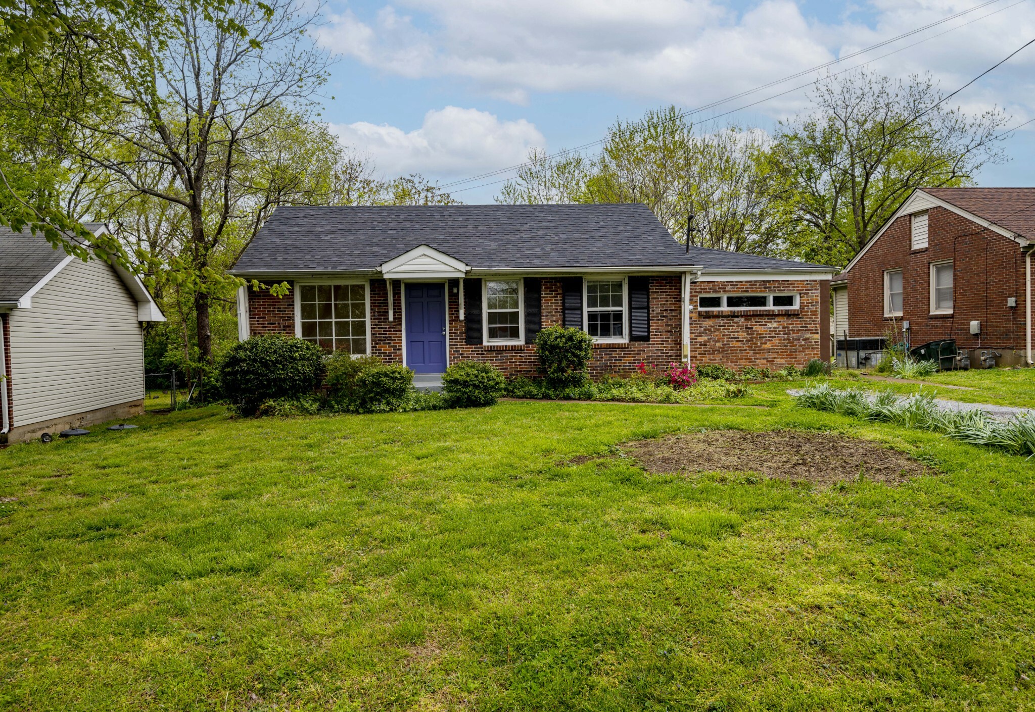 Property Photo: 2206 Hurdwood Drive TN 37211