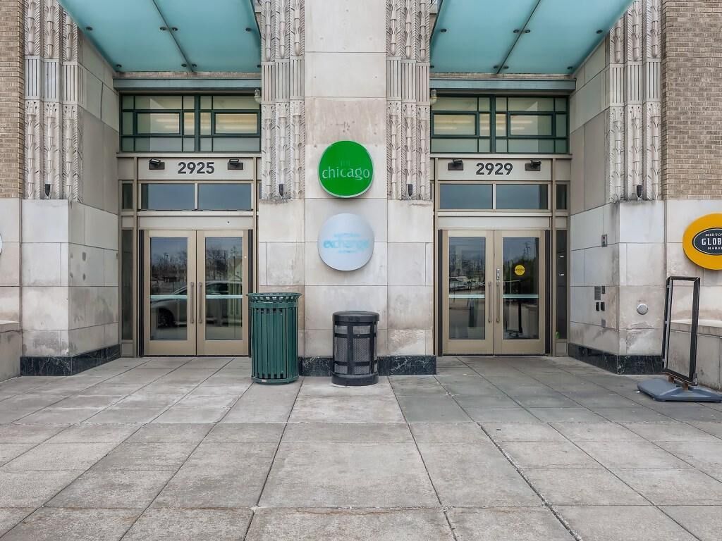 Property Photo:  2929 Chicago Avenue 1109  MN 55407 