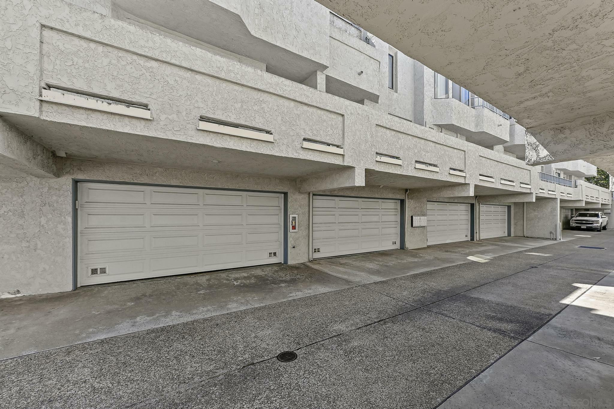 Property Photo:  1940 Missouri St  CA 92109 