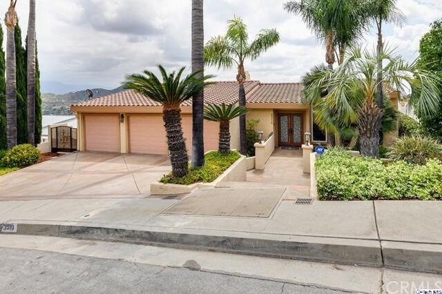 Property Photo:  3310 Oakmont View Drive  CA 91208 