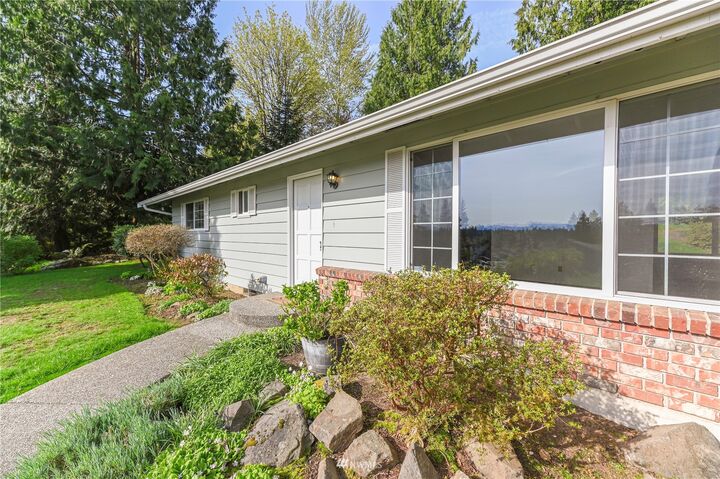 Property Photo:  1310 99th Avenue SE  WA 98258 