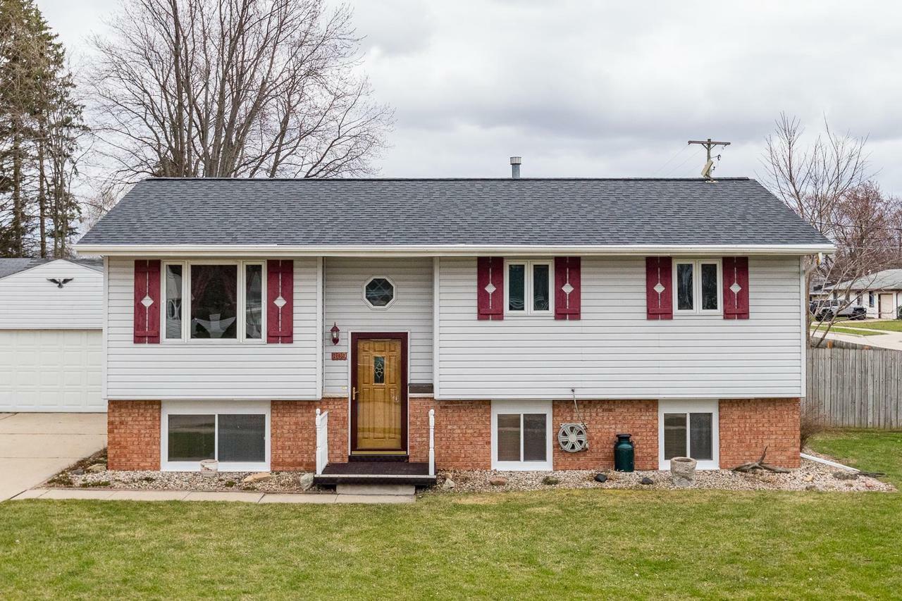 Property Photo: 809 Joyce Street WI 54130