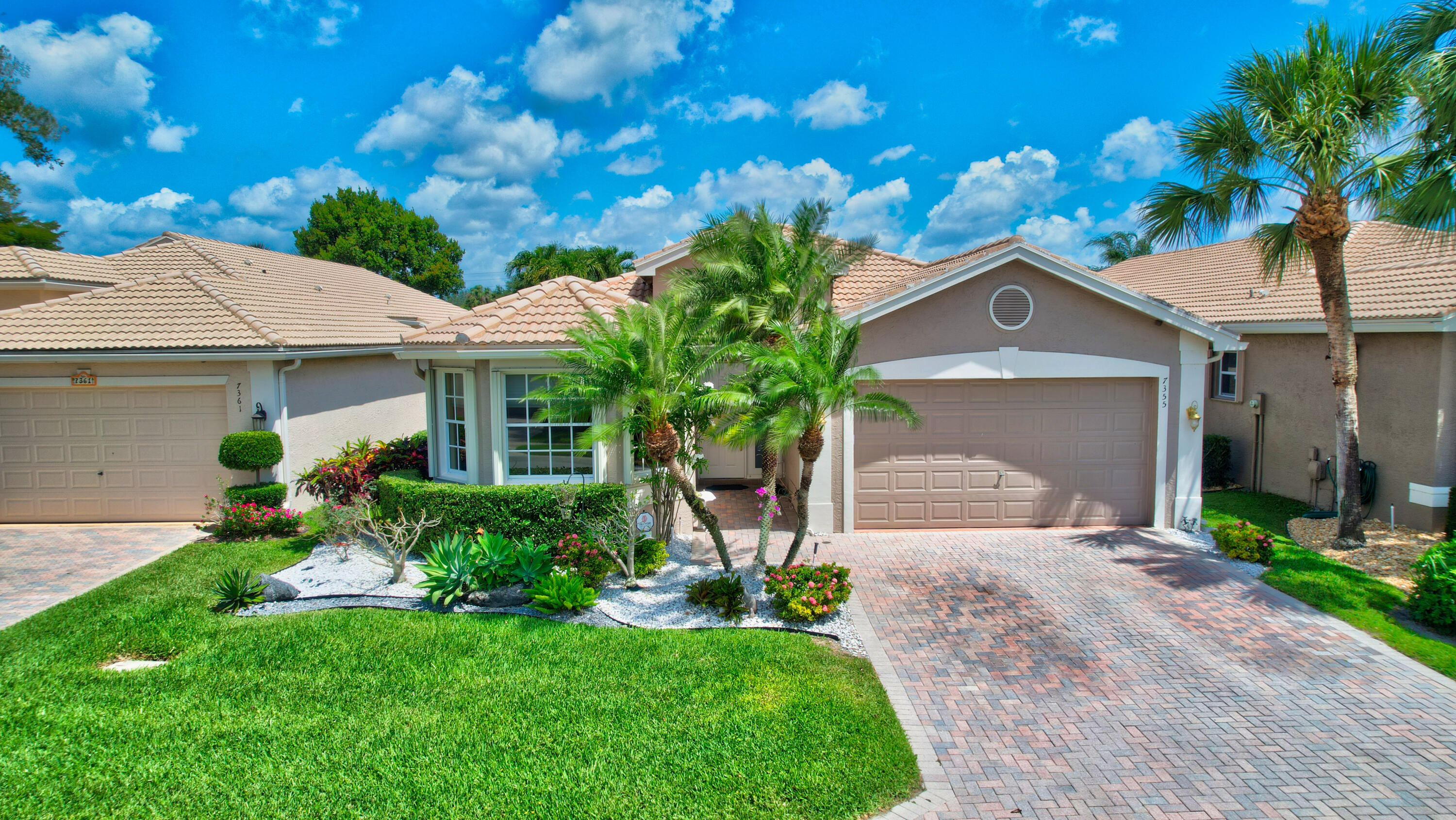 Property Photo: 7355 Cortes Lake Drive FL 33446