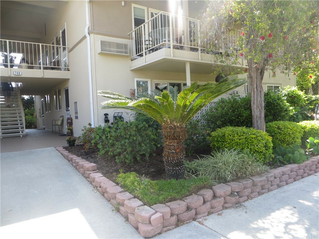 Property Photo: 746 Avenida Majorca B CA 92637