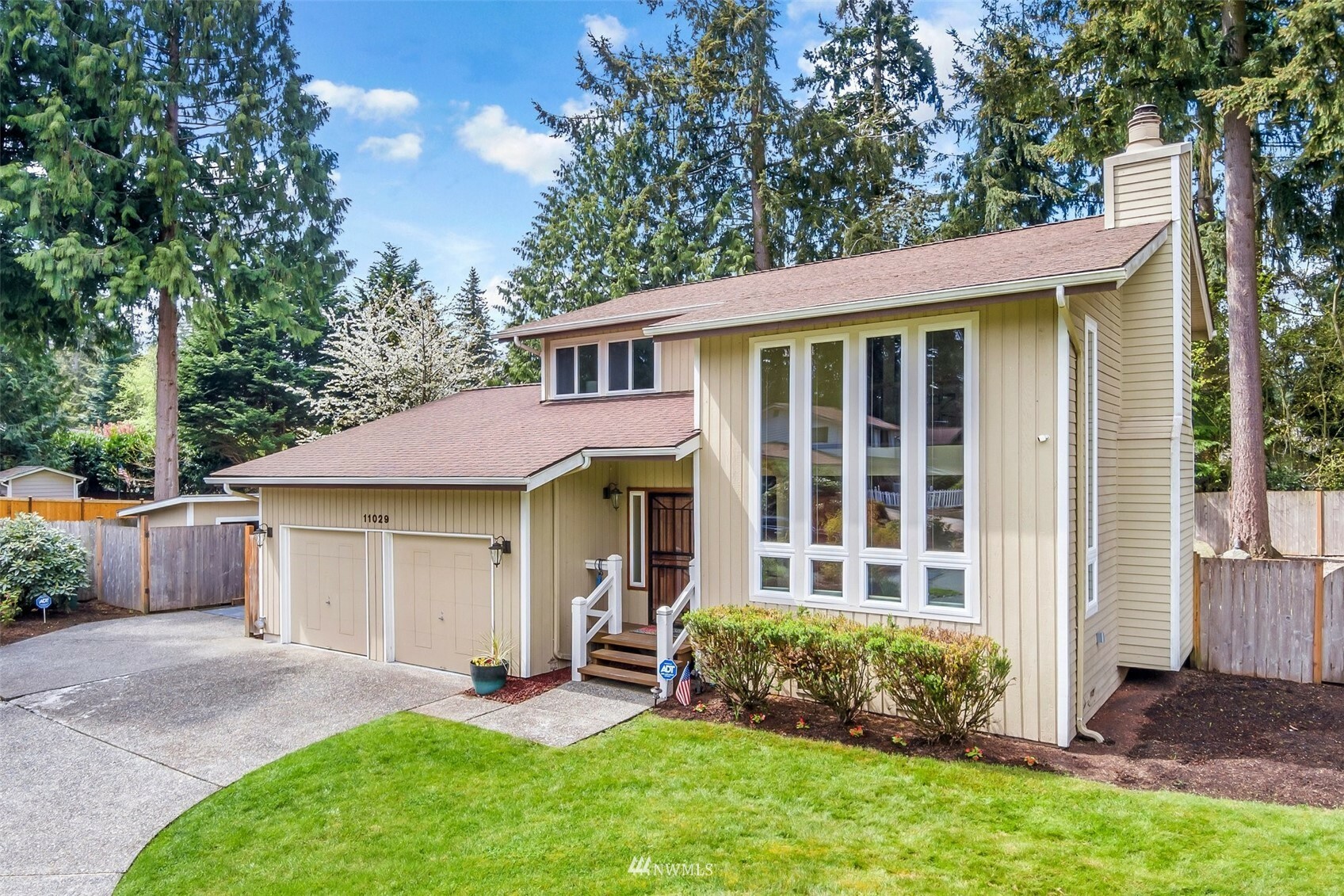 Property Photo:  11029 32nd Drive SE  WA 98208 