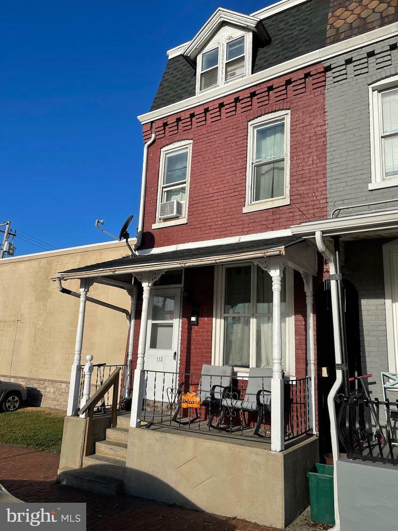 Property Photo:  113 Locust Street  PA 17512 