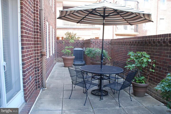 800 St Asaph Street S 204  Alexandria VA 22314 photo