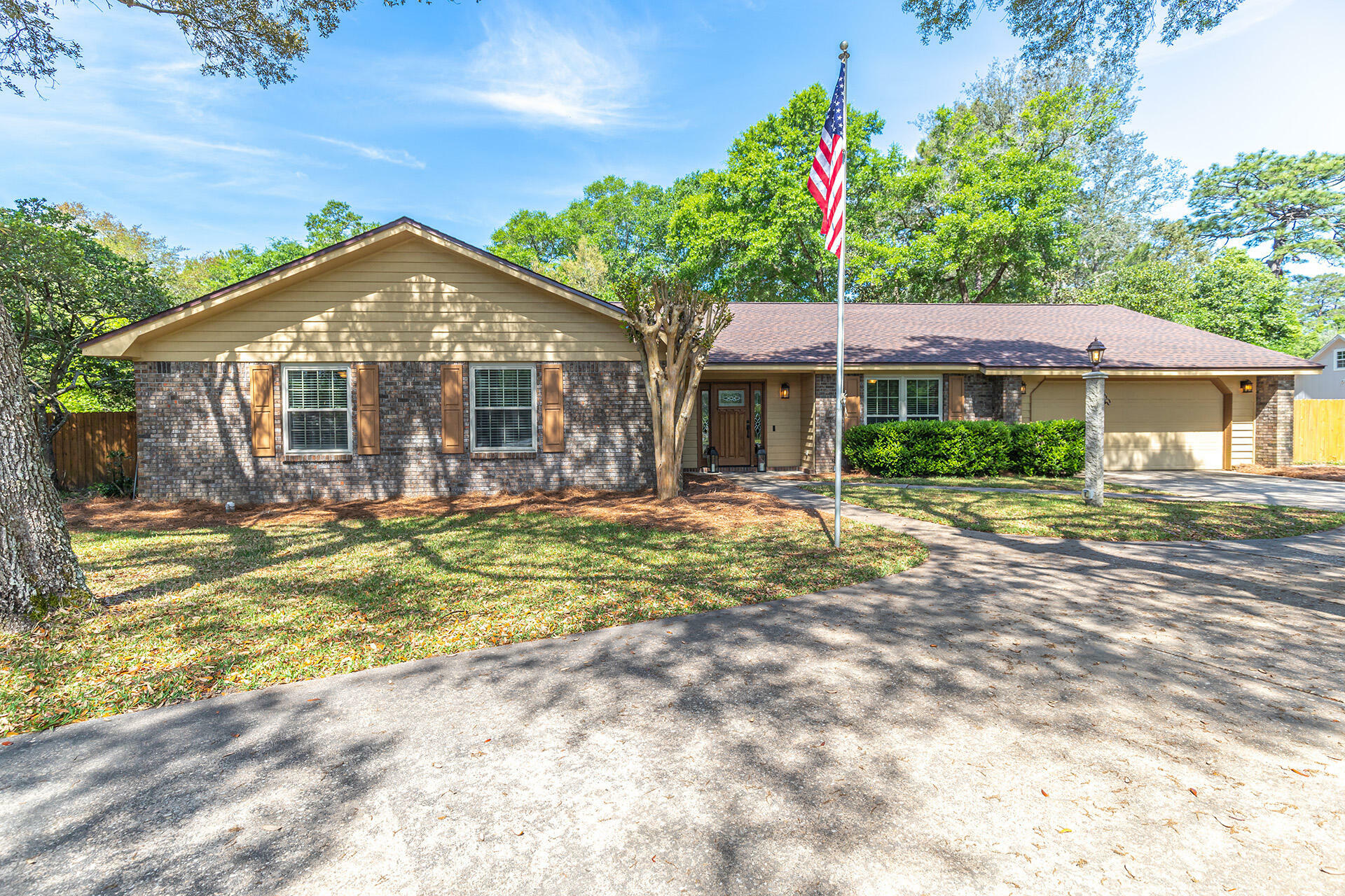 Property Photo:  1035 Forest Road  FL 32578 