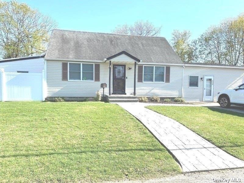 Property Photo: 512 Cypress Street NY 11703