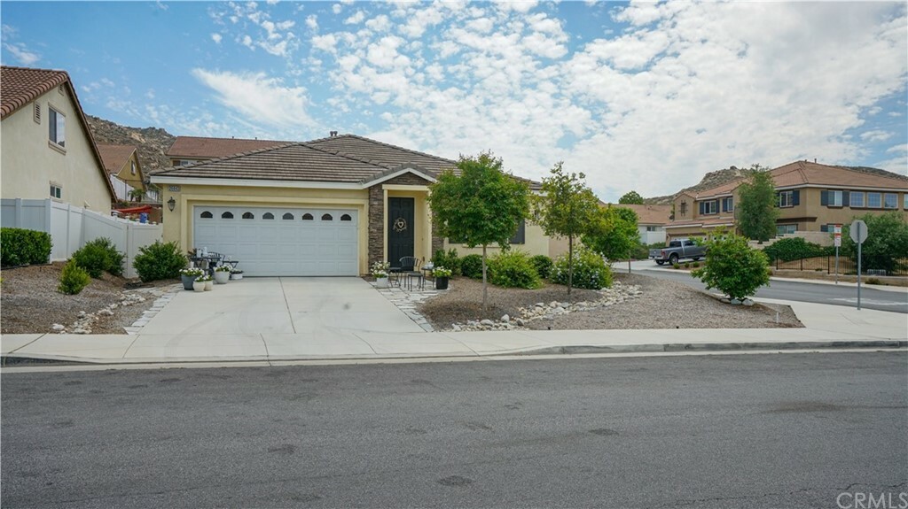 Property Photo:  26843 Sugarite Canyon Drive  CA 92555 