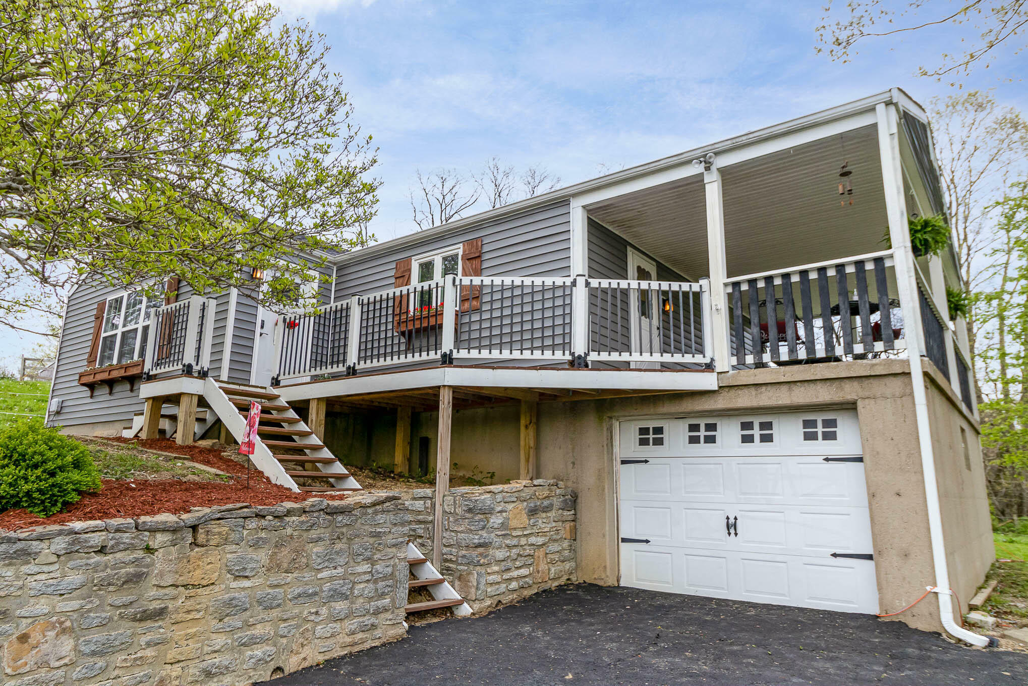 Property Photo:  1648 Independence Road  KY 41051 