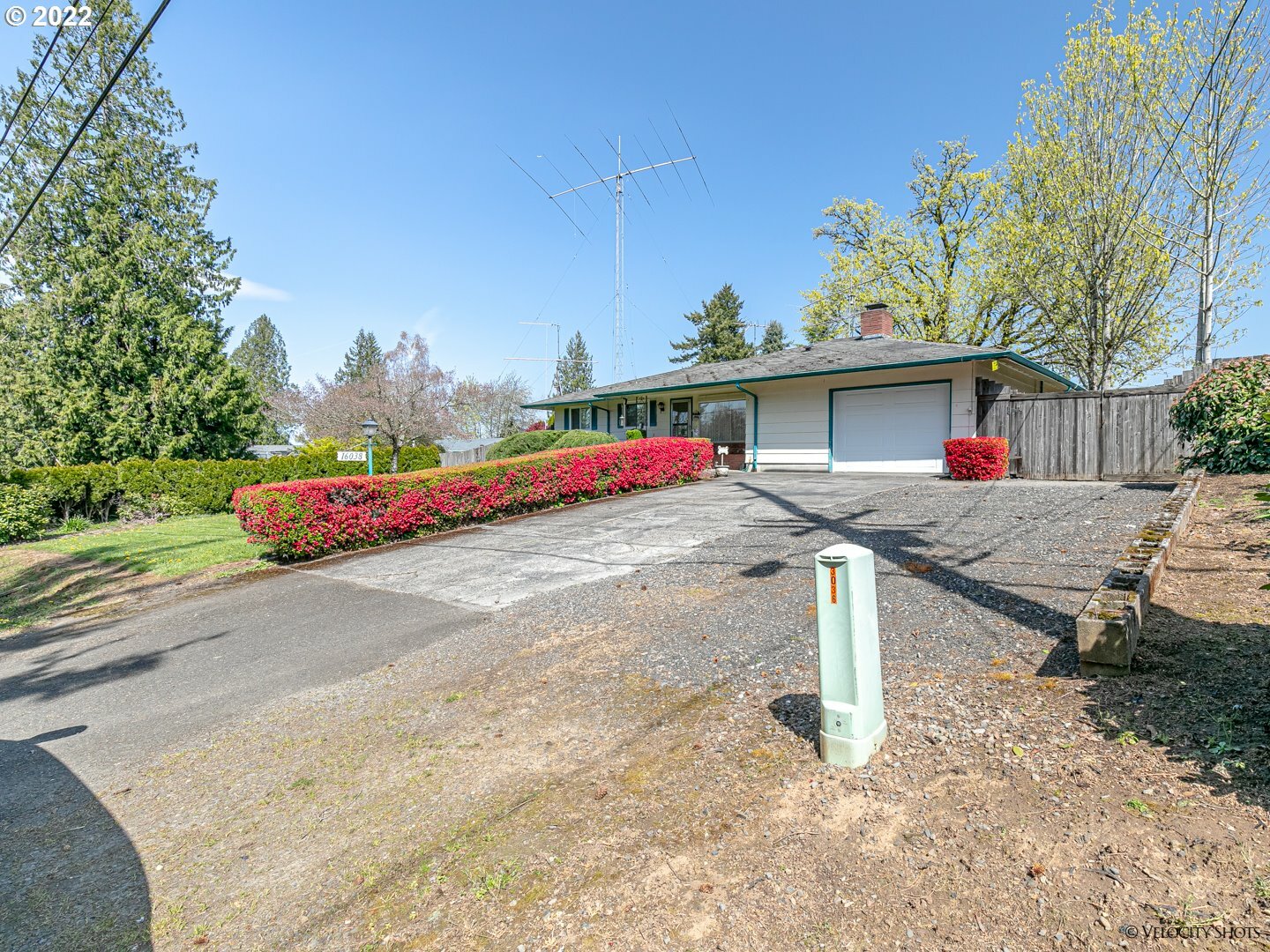 Property Photo:  16038 SE Bluff Rd  OR 97055 