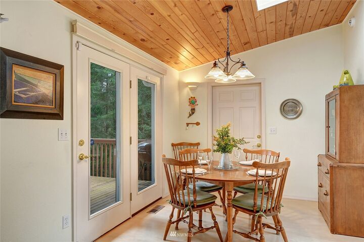 Property Photo:  861 E Creekside Drive  WA 98528 