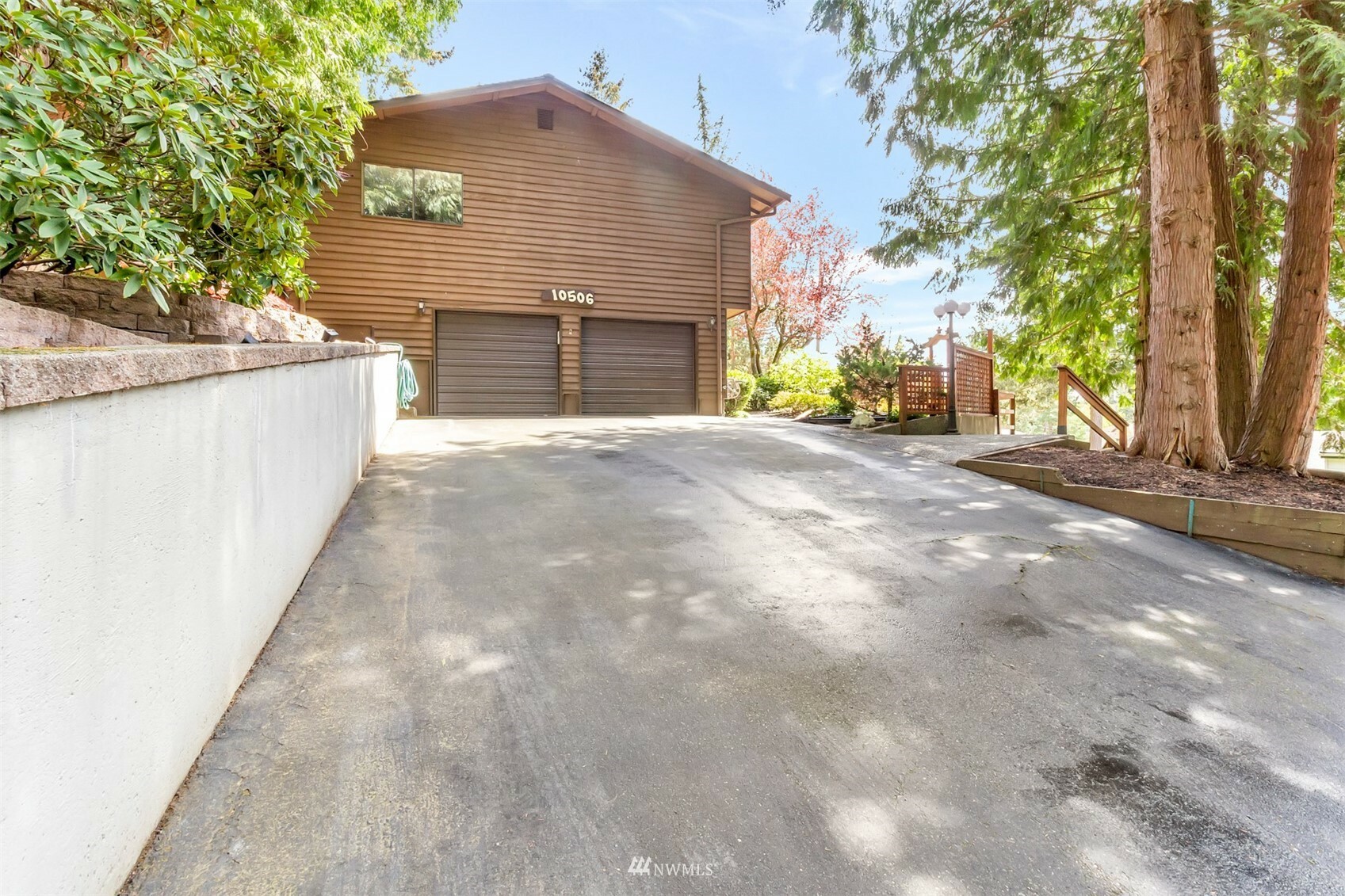 Property Photo: 10506 17th Avenue NE WA 98125