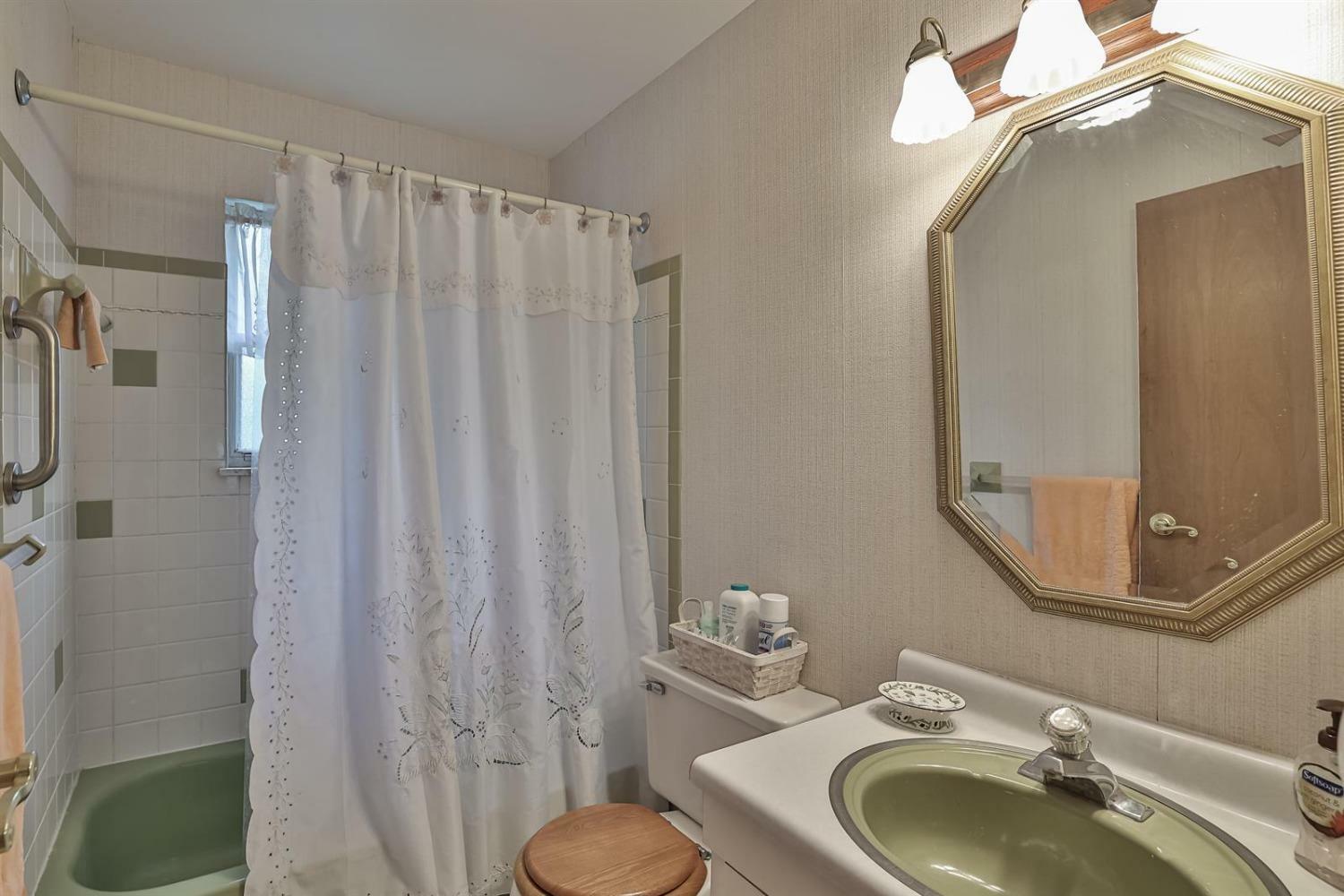 Property Photo:  560 Brunner Dr  OH 45240 