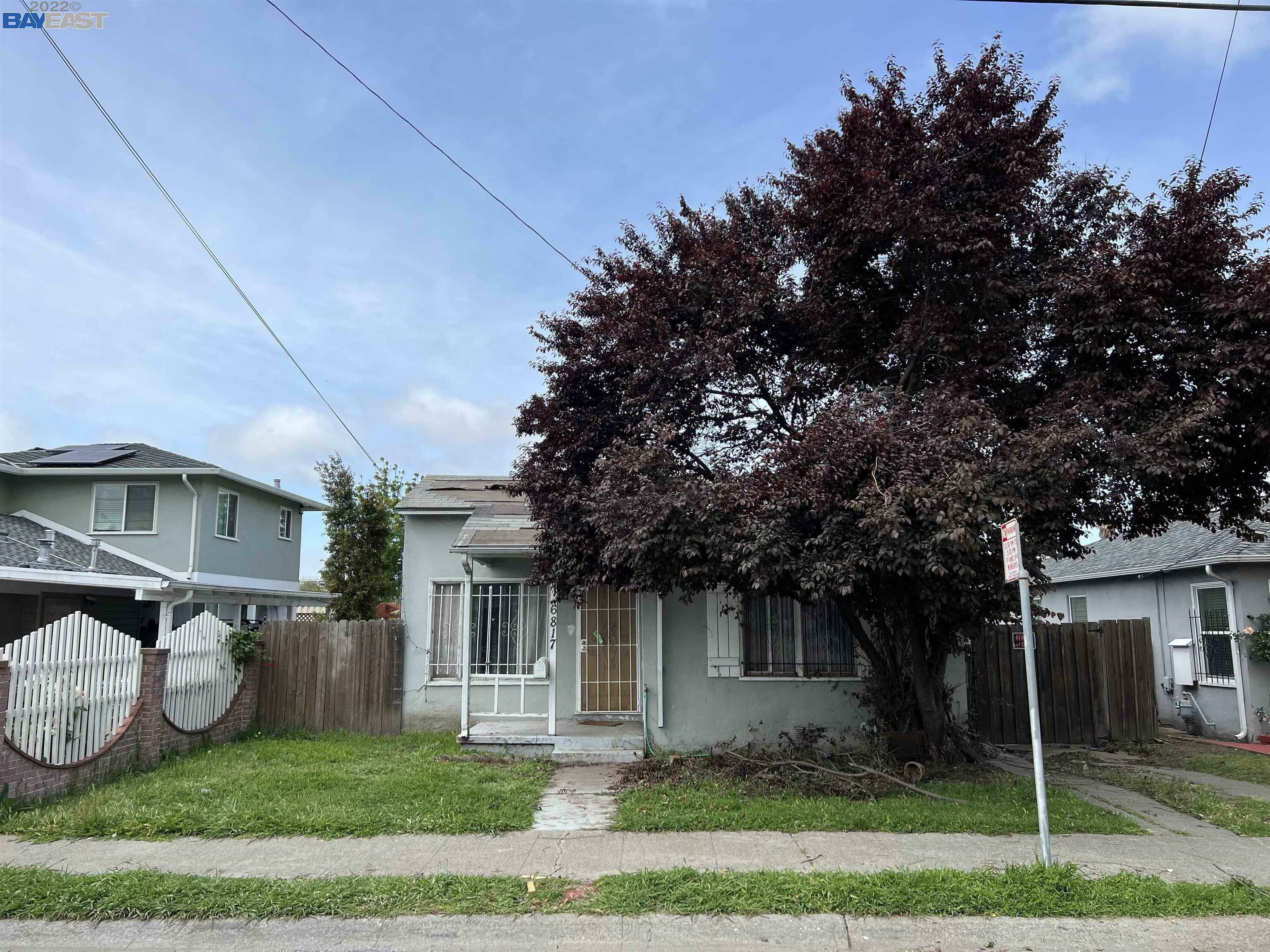 Property Photo:  6817 Eastlawn St  CA 94621 