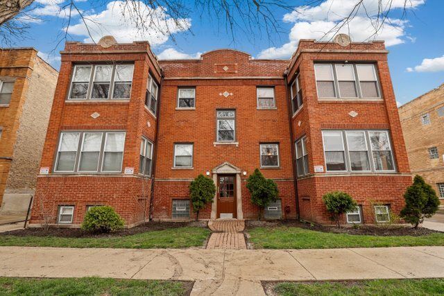 Property Photo:  4501 N Springfield Avenue 1  IL 60625 