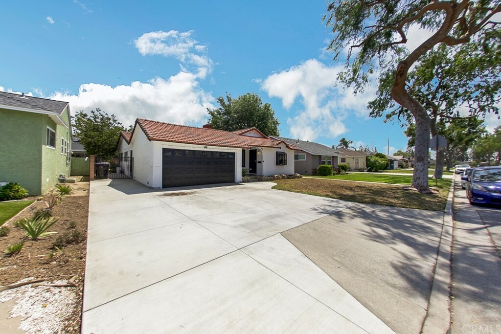 Property Photo: 12212 Sunnybrook Lane CA 90604