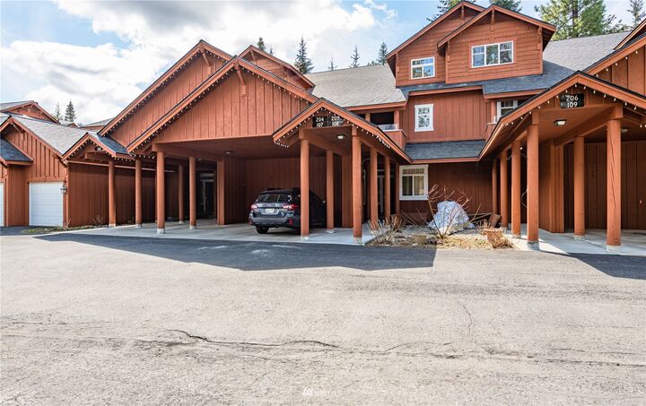 Property Photo: 20701 Club House Drive 108 WA 98826