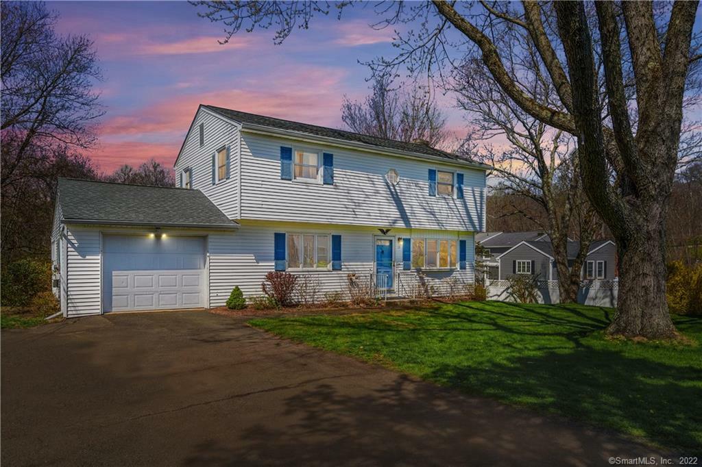 Property Photo:  12 Schoolhouse Drive  CT 06811 