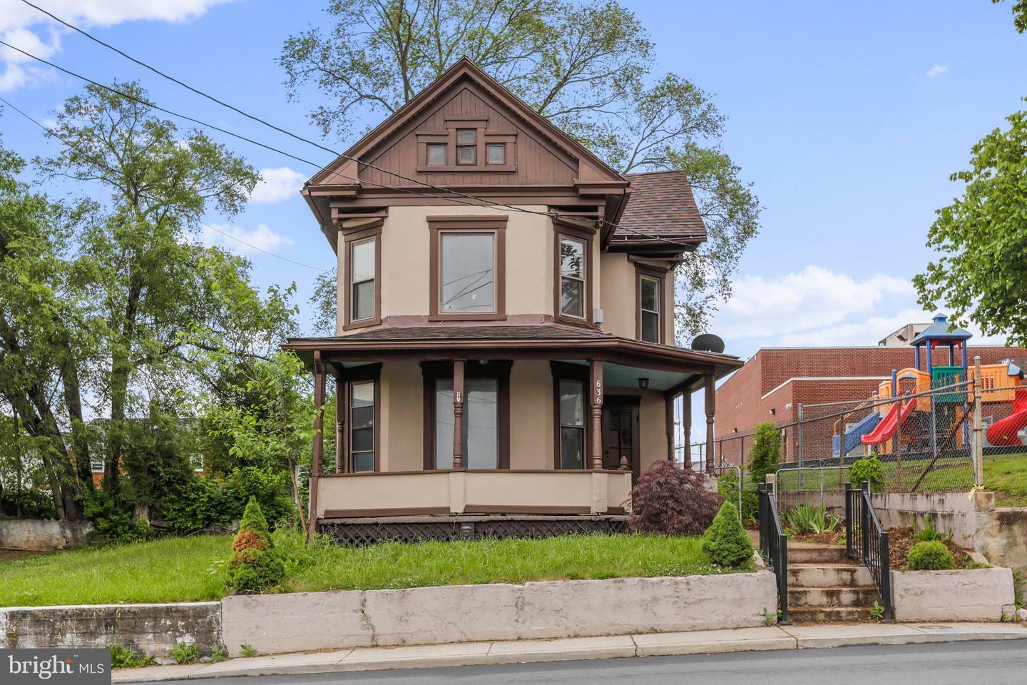 Property Photo: 636 Winchester Ave WV 25401