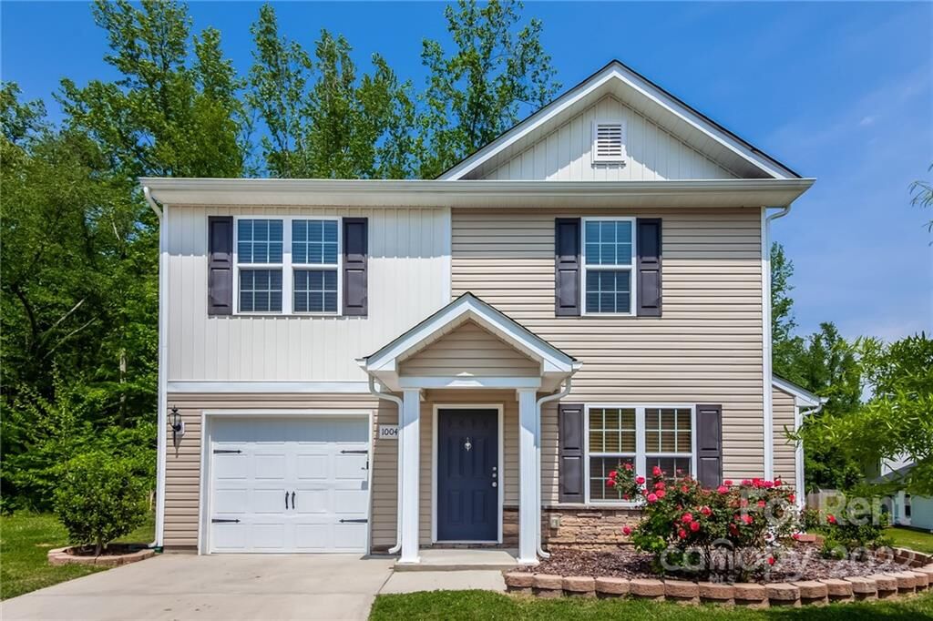 Property Photo:  1004 River Crest Court  NC 28054 