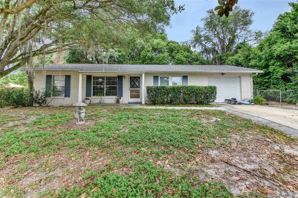 Property Photo: 1366 Pacific Court FL 32725