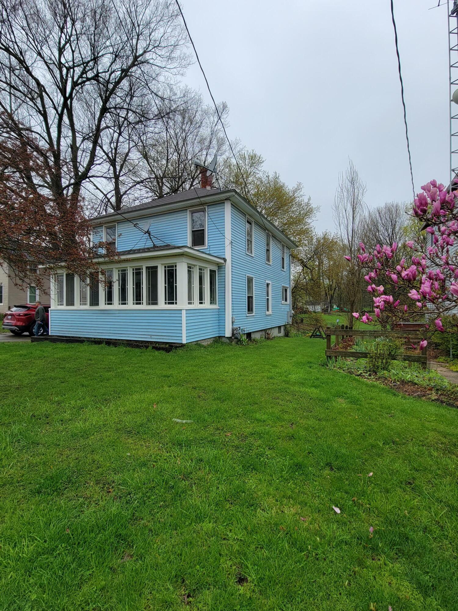 Property Photo:  41 State Street  MI 49242 