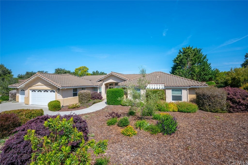 Property Photo:  1140 Redberry Place  CA 93444 