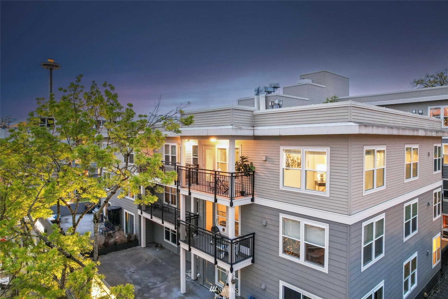 Property Photo: 420 Valley Street 402 WA 98109