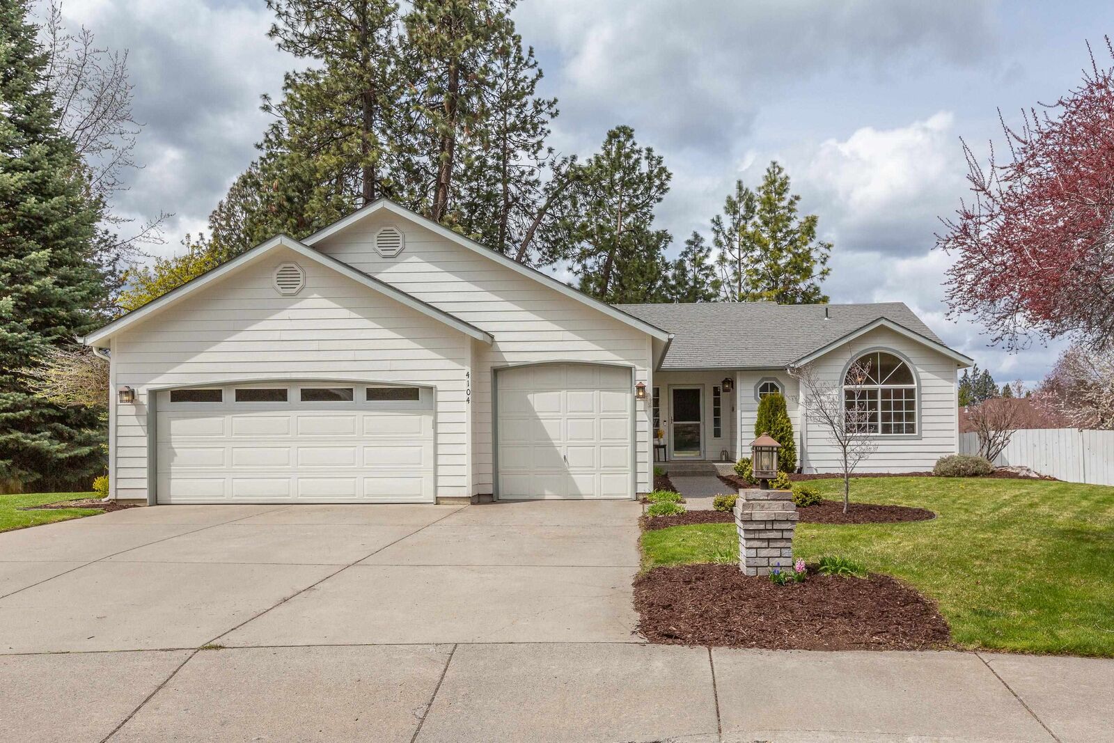 Property Photo:  4104 S Morrill Ct  WA 99223 