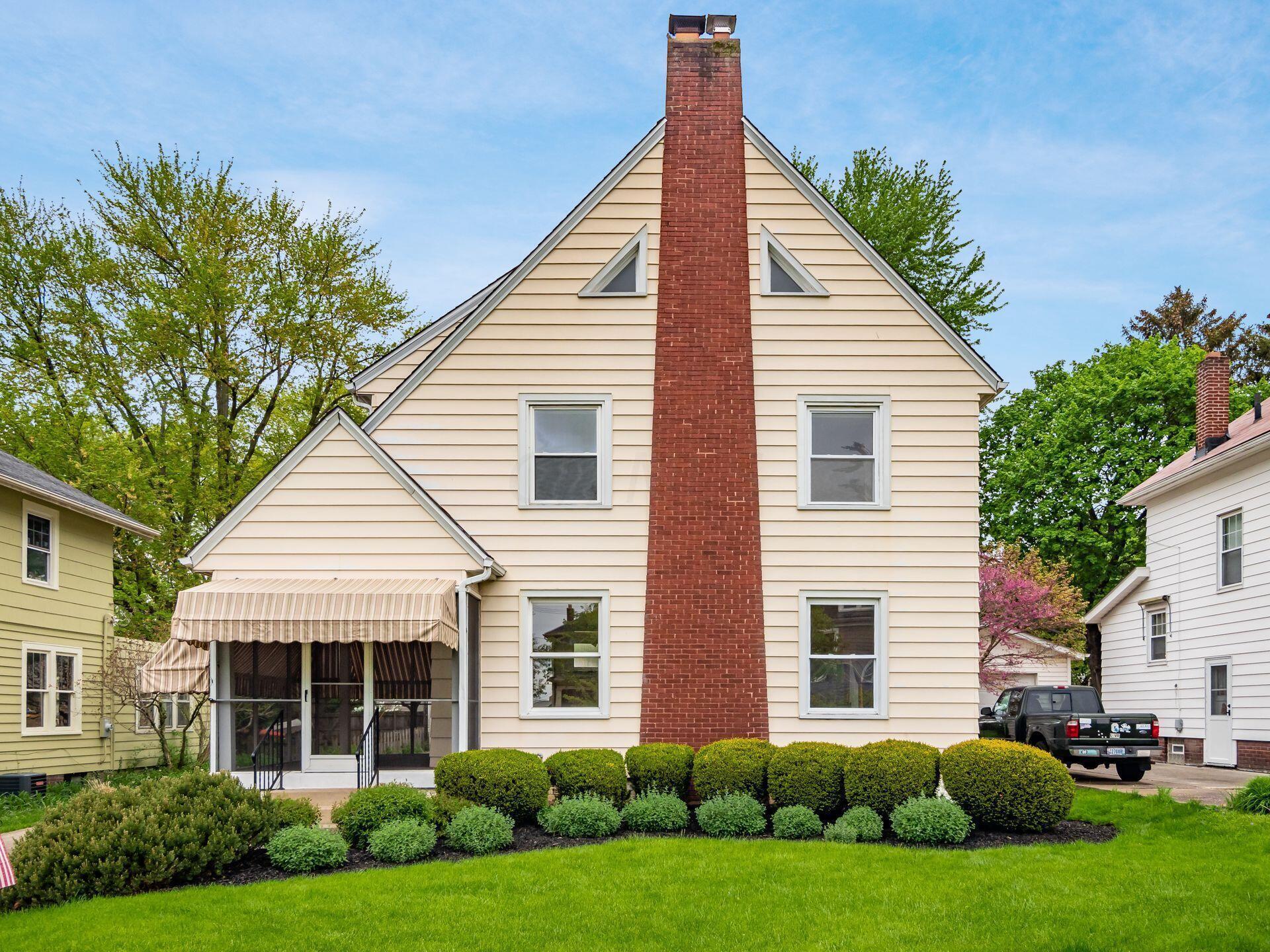 Property Photo: 30 E Dunedin Road OH 43214