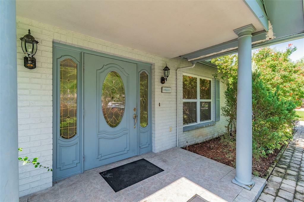 Property Photo:  14317 Ravenwood Lane  FL 33618 