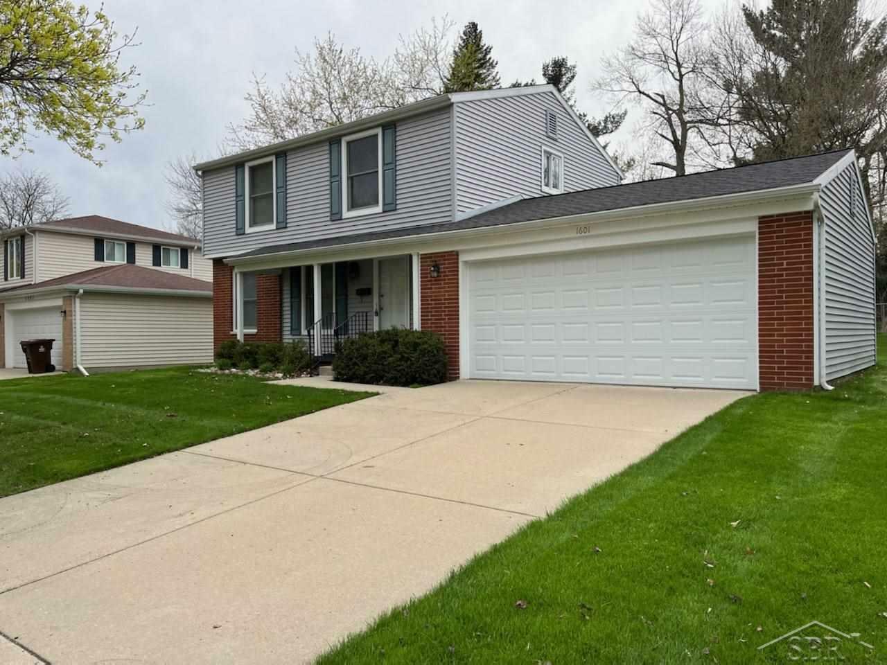 Property Photo:  1601 N Fairview  MI 48912-3401 