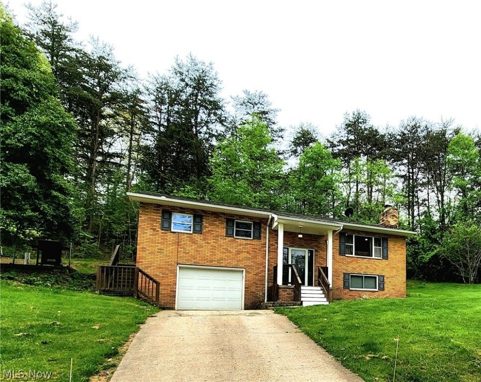 Property Photo:  47 Daniell Drive  WV 26150 