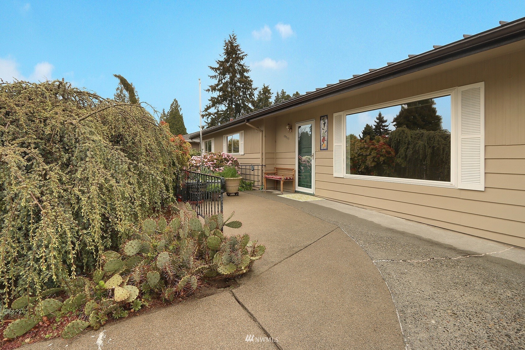 Property Photo:  18923 47th Avenue W  WA 98036 