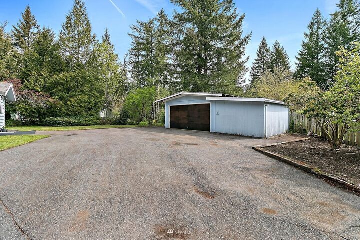 Property Photo: 22154 SE 275th Court WA 98038