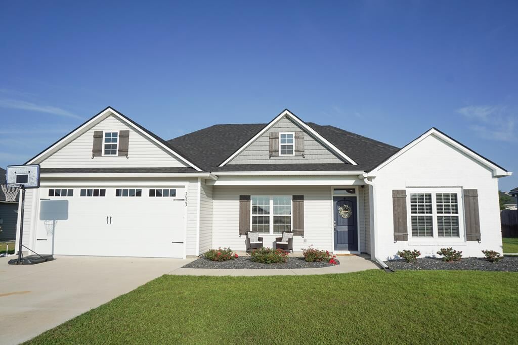Property Photo: 3923 Valiant Court GA 31605