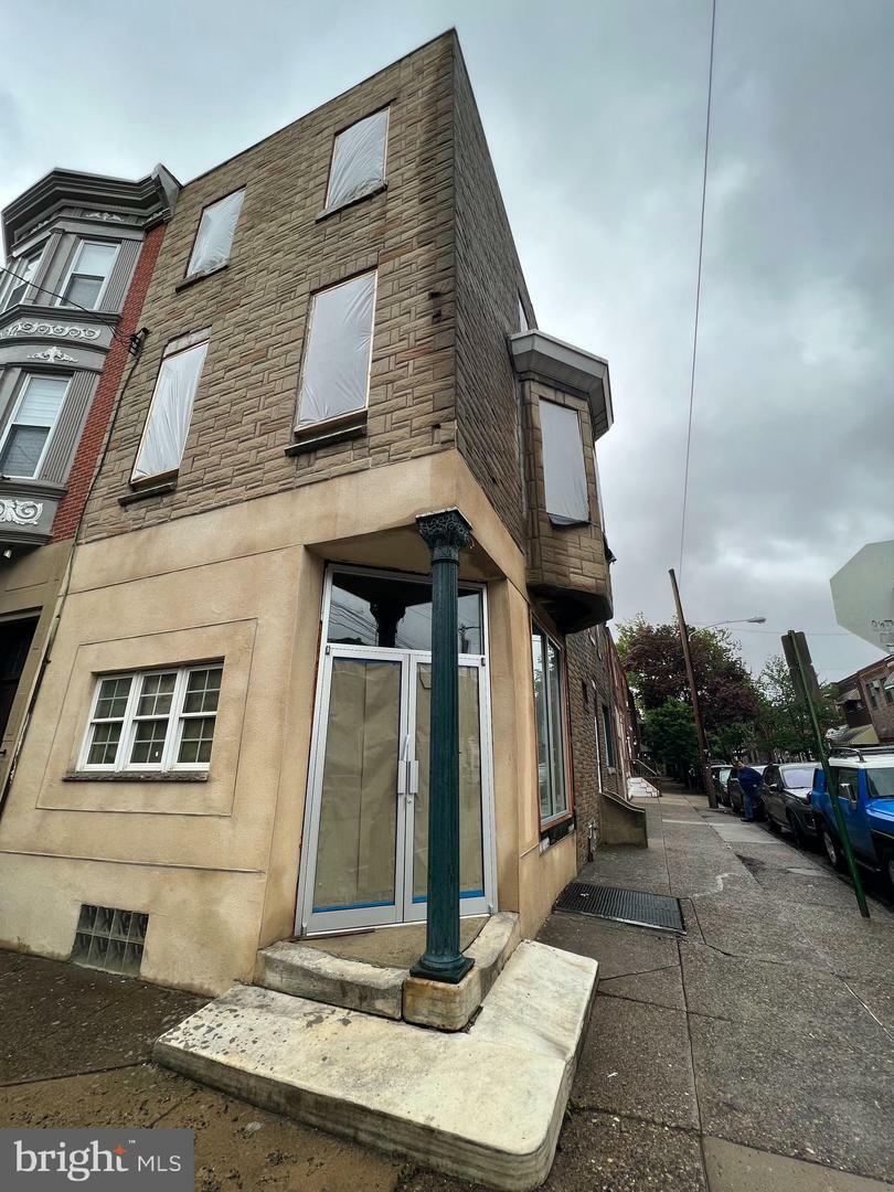 Property Photo: 1325 Morris Street PA 19148
