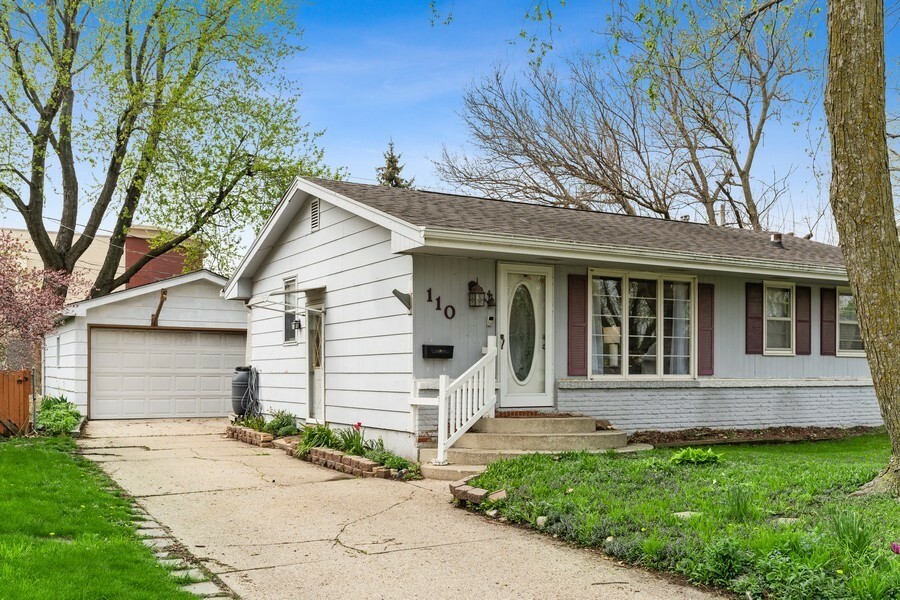 Property Photo:  110 NE Grant Street  IA 50021 