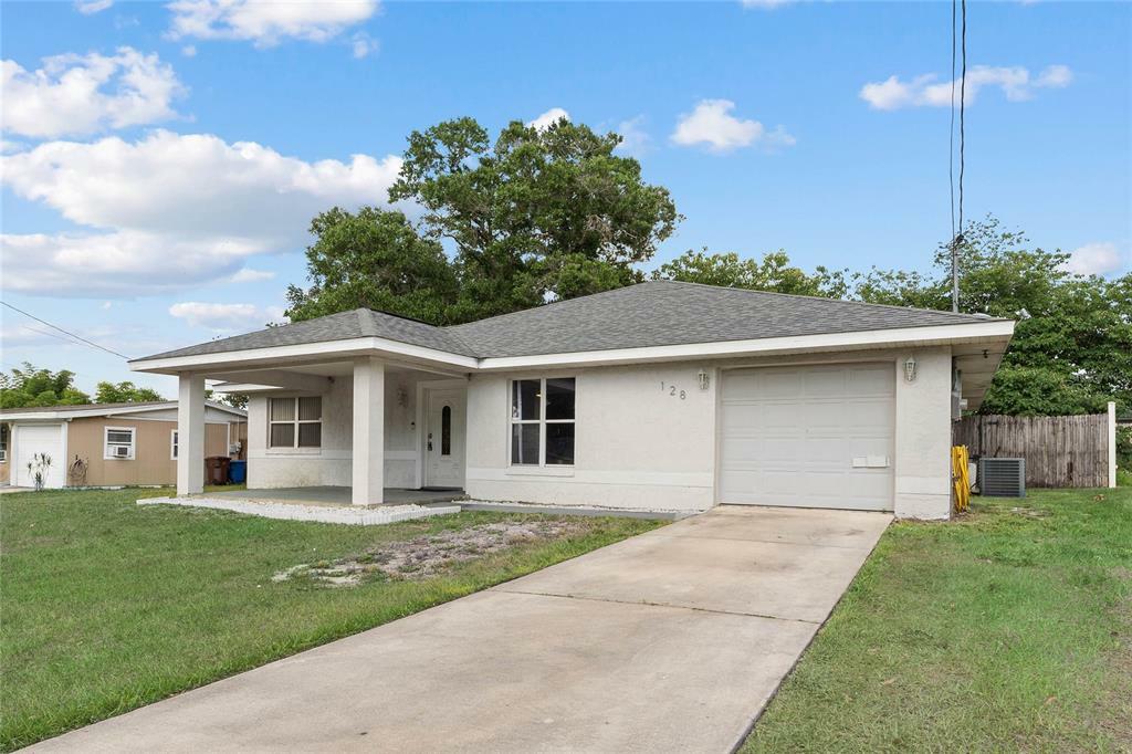 Property Photo:  128 S Palm Drive  FL 33844 