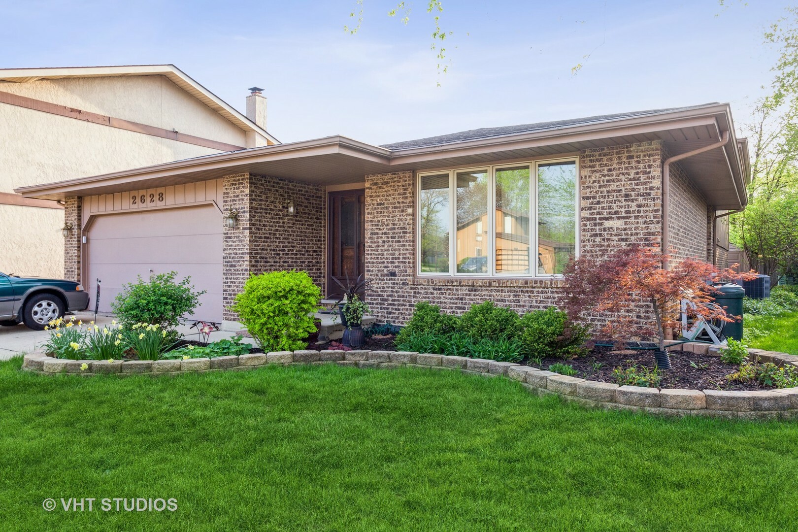 Property Photo: 2628 Bern Court IL 60517